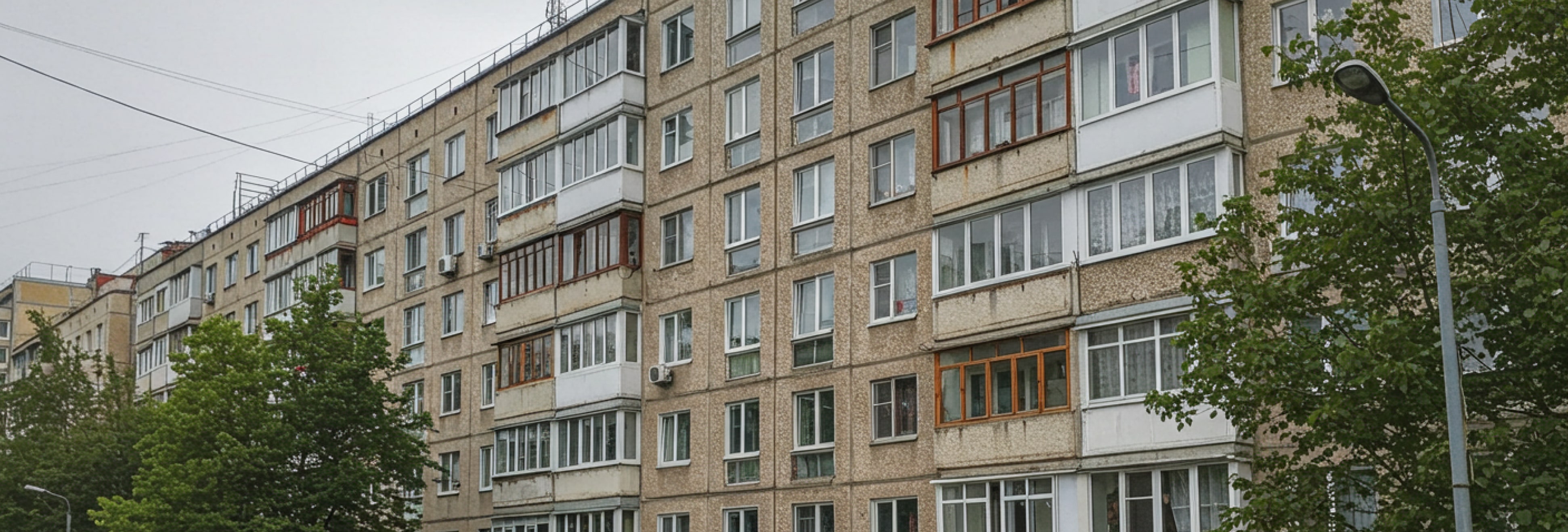 Жилой дом с пластиковыми окнами